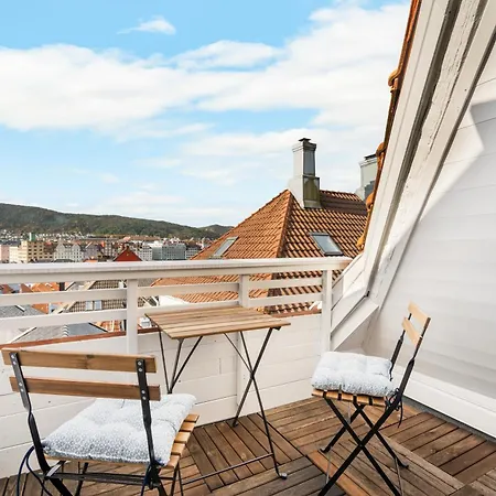 Bryggen Historical Townhouse I Rooftop Views! * Μπέργκεν