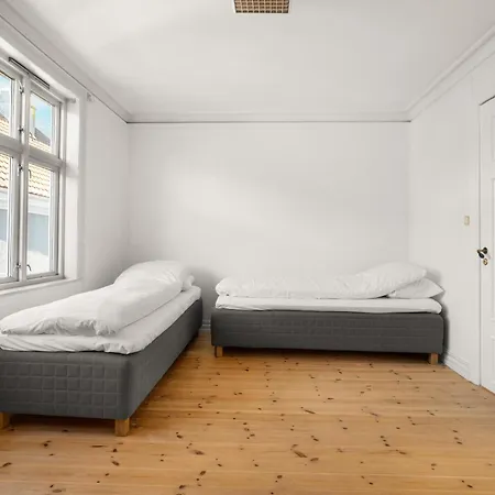 아파트 Bryggen Historical Townhouse I Rooftop Views! 베르겐