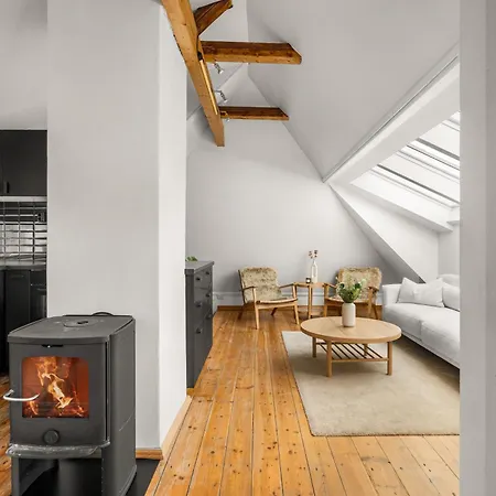 Bryggen Historical Townhouse I Rooftop Views! 아파트 베르겐